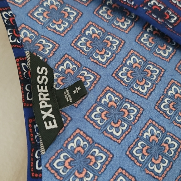 Express Blouse - Picture 3 of 3